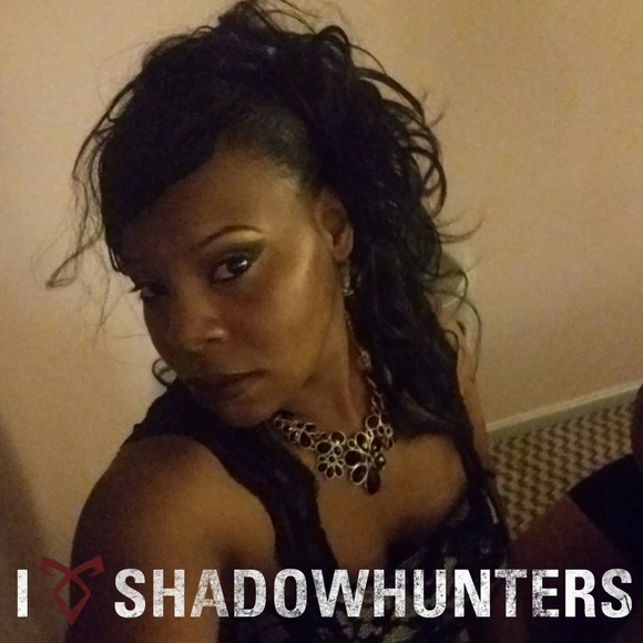 Meet your Posher, Sharon - Picture 1 of 1